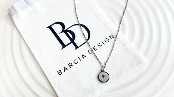 minimal heart necklace